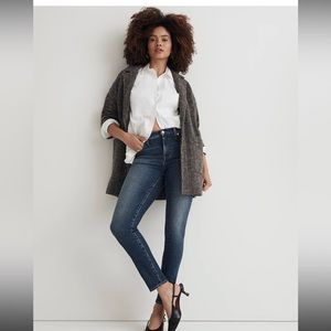 Madewell 30P 9” skinny high rise. Maybe worn twice